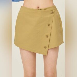 Like an angel women’s size small linen‎ blend 4  button front skort